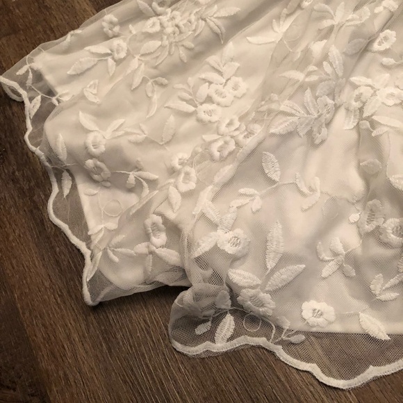 White Floral Romper - Picture 4 of 6